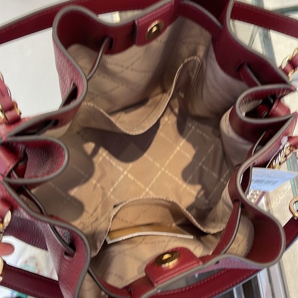 MICHAEL KORS
Mina Large Chain Shoulder Tote Bag
Dark Cherry 
NWT - Picture 11 of 16